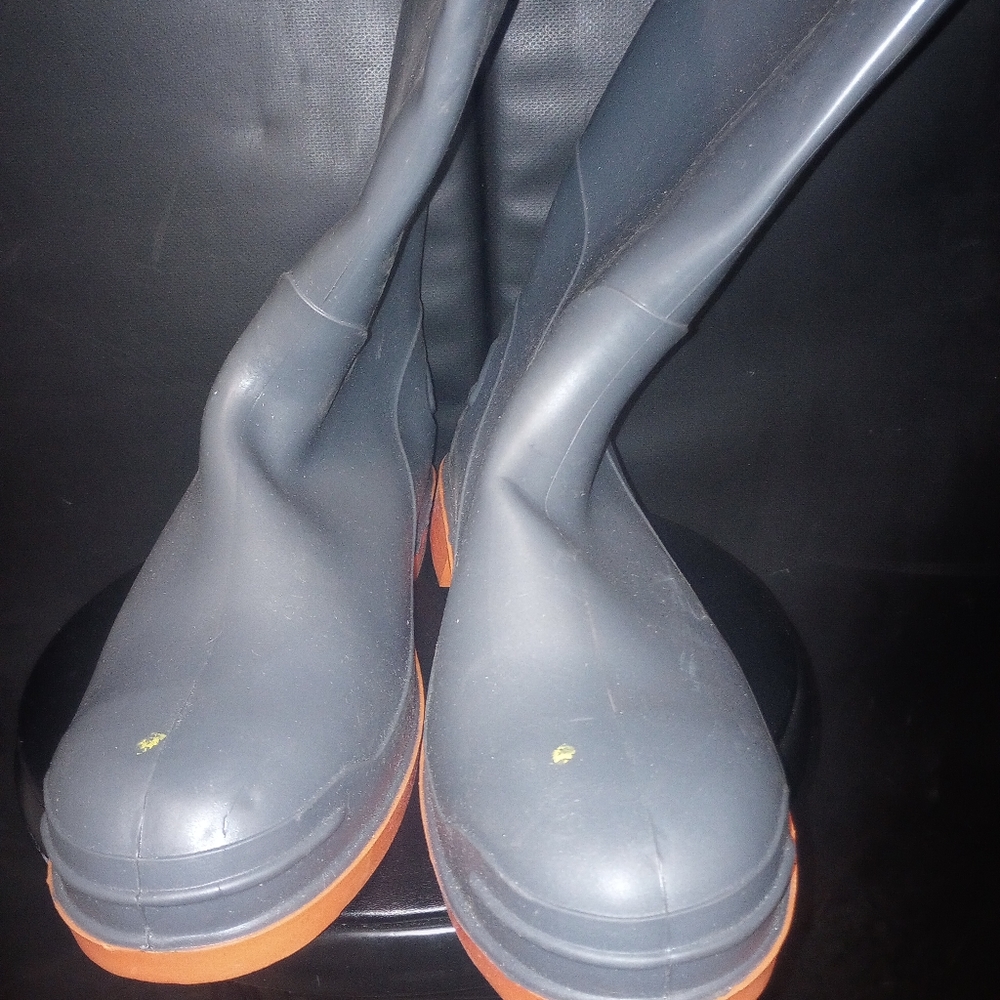Rubber steel toe boots size 12
